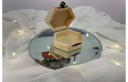 Krabička dřevěná hexagon